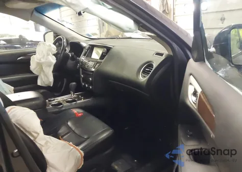 2014 Nissan Pathfinder Hybrid Platinum z USA, uszkodzony, nr VIN 5N1CR2MM0EC644465